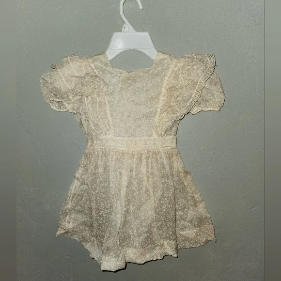 Vintage 1940s Ivory Sheer Organza Fancy Frilly Dress